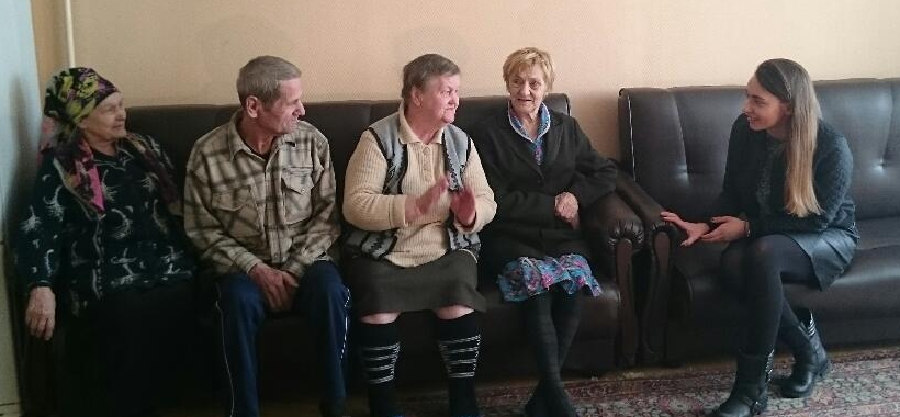 Дожить до 100 лет и остаться одному очень грустно. Но, увы, так происходит, и пожилые люди всех возрастов становятся постояльцами домов-интернатов. Если мы – незнакомцы – не отнесемся к этим пенсионерам по-семейному, не поговорим, не порадуем, то этого уже не сделает никто.